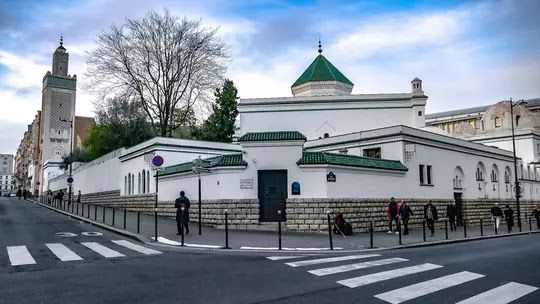 wisata halal paris